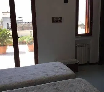 Camera Con Bagno In Centralissimo Attico Panoramico Guest house Reggio Calabria